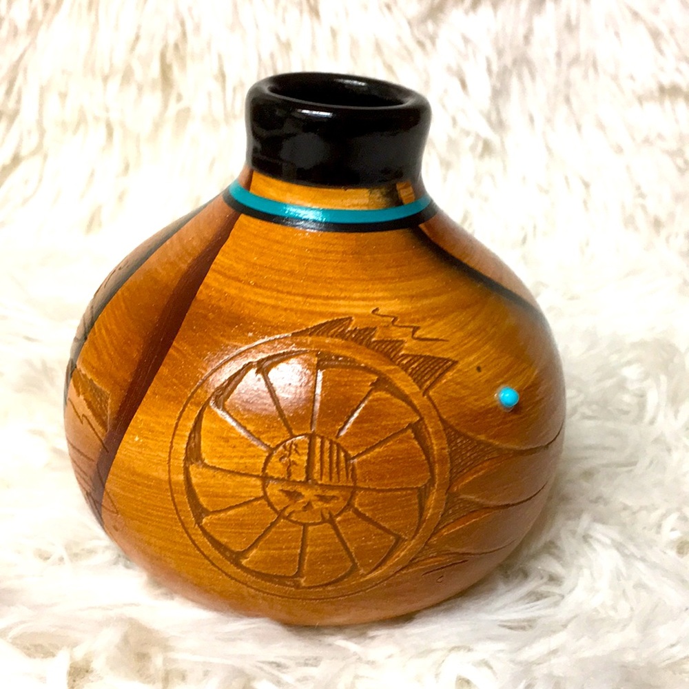 Dwayne Black Horse, woodgrain pottery collection, EUC,Authentic Navajo collector